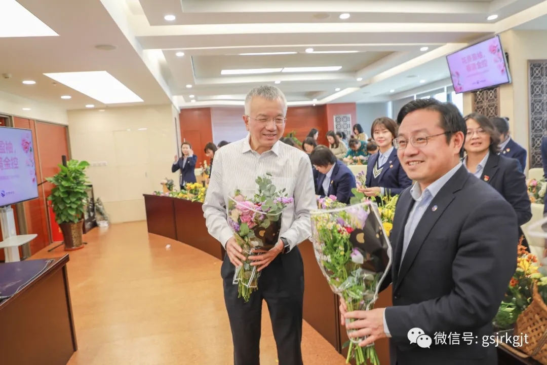 途经一场花的盛放——“花香盈袖 情满乐天堂fun88”插花培训活动花絮